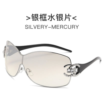 Women's fashion sunglasses with extravagant design and sparkling accents Bowlift