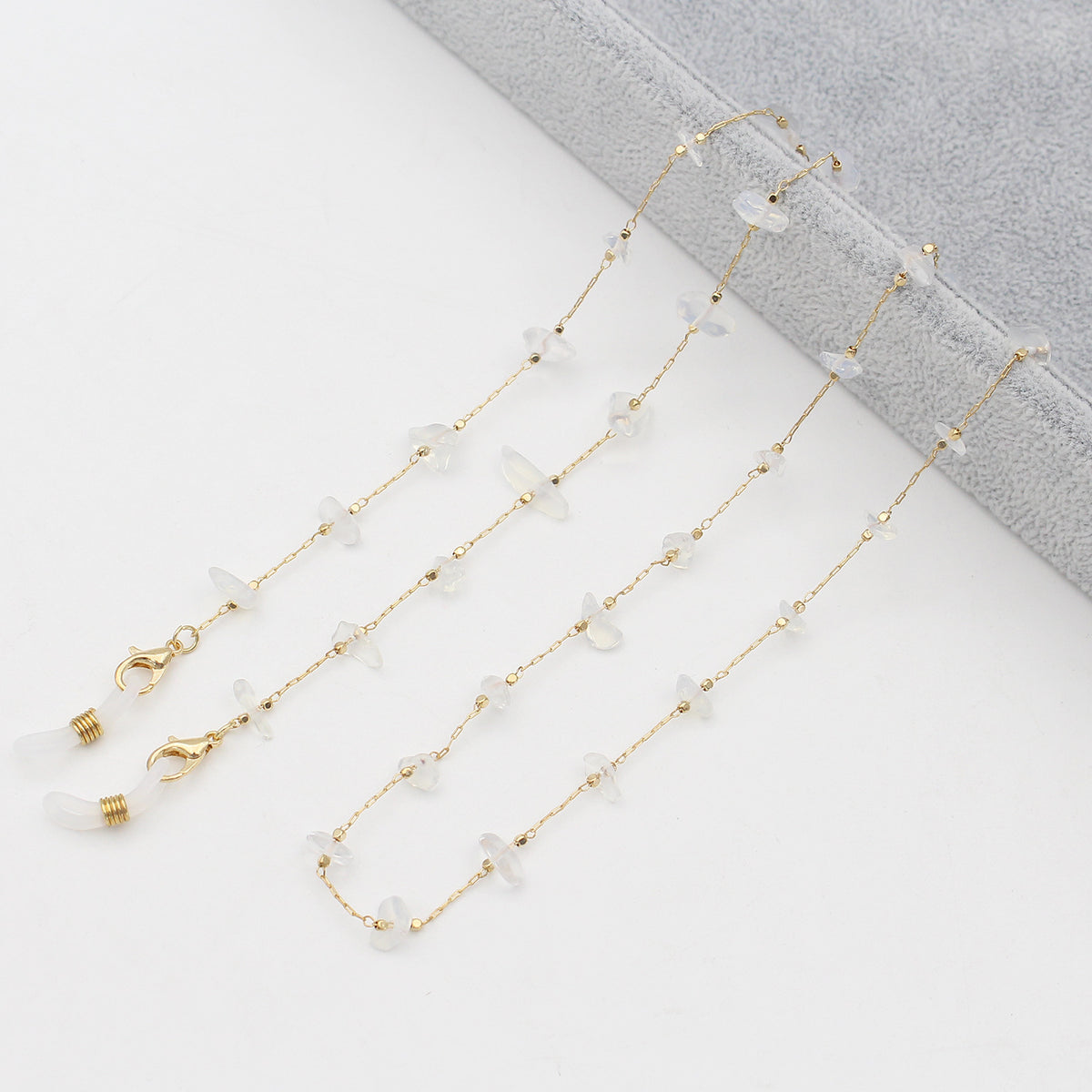 Elegant Crystal-Embellished Eyewear Chain Acalora