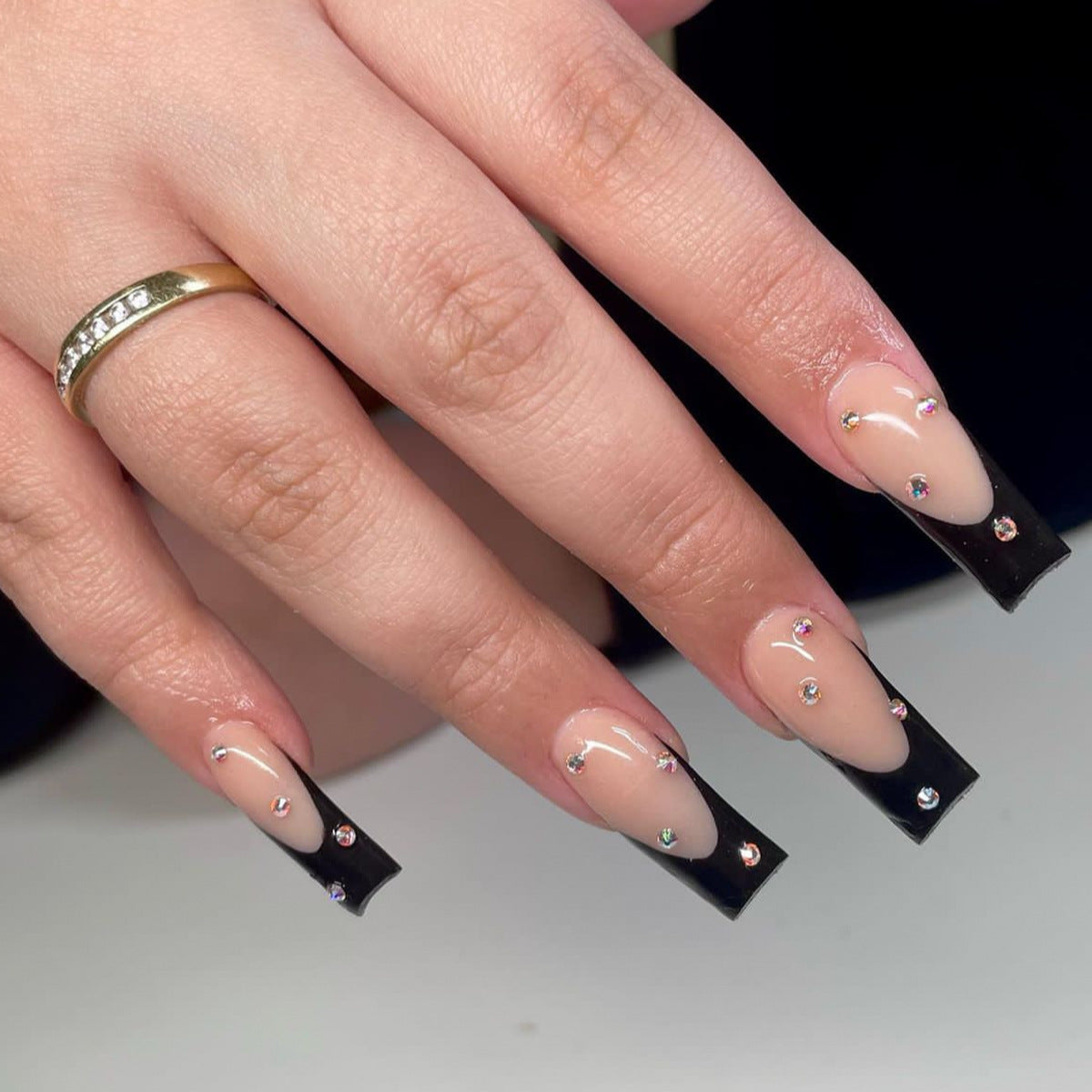 Elegant Crystal-Embellished Press-On Nail Design Acalora