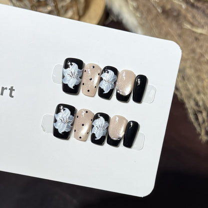 Decorative Floral Press-On Nails Acalora