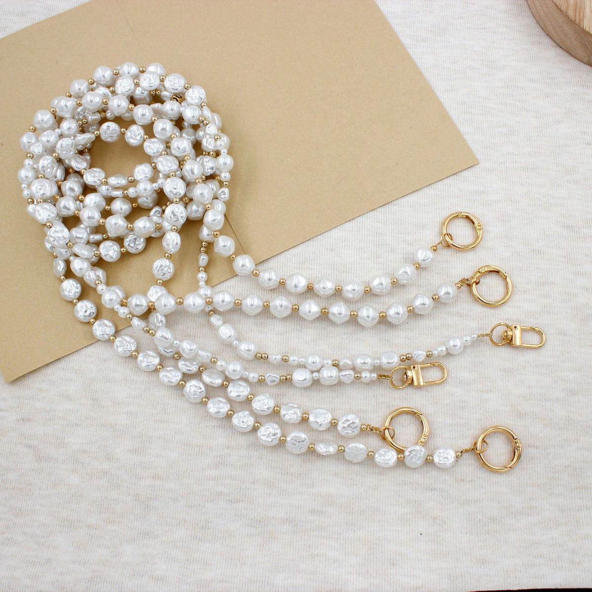 Decorative Eyewear Chain Acalora