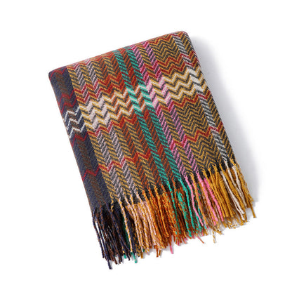 Cozy Geometric Patterned Throw Blanket