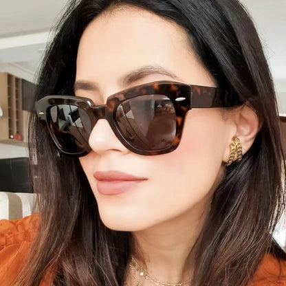 Women stylish sunglasses in modern design with transparent frame Bowlift