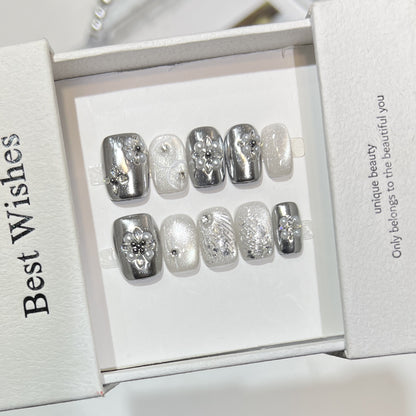 Decorative Silver Press-On Nail Set Acalora