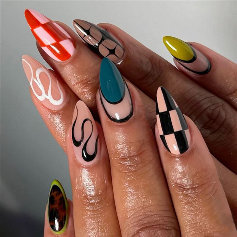 Abstract Artistic Press-On Nail Set Acalora