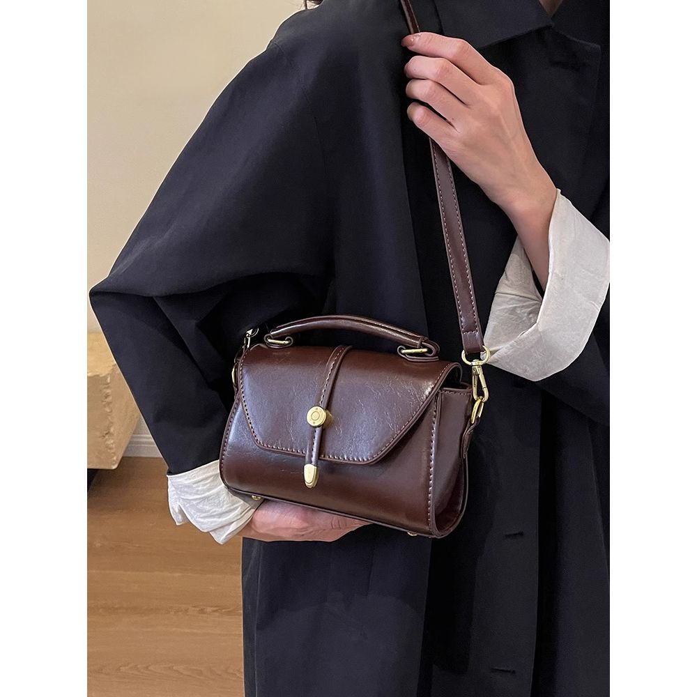 Vintage-Inspired Leather Shoulder Bag Acalora