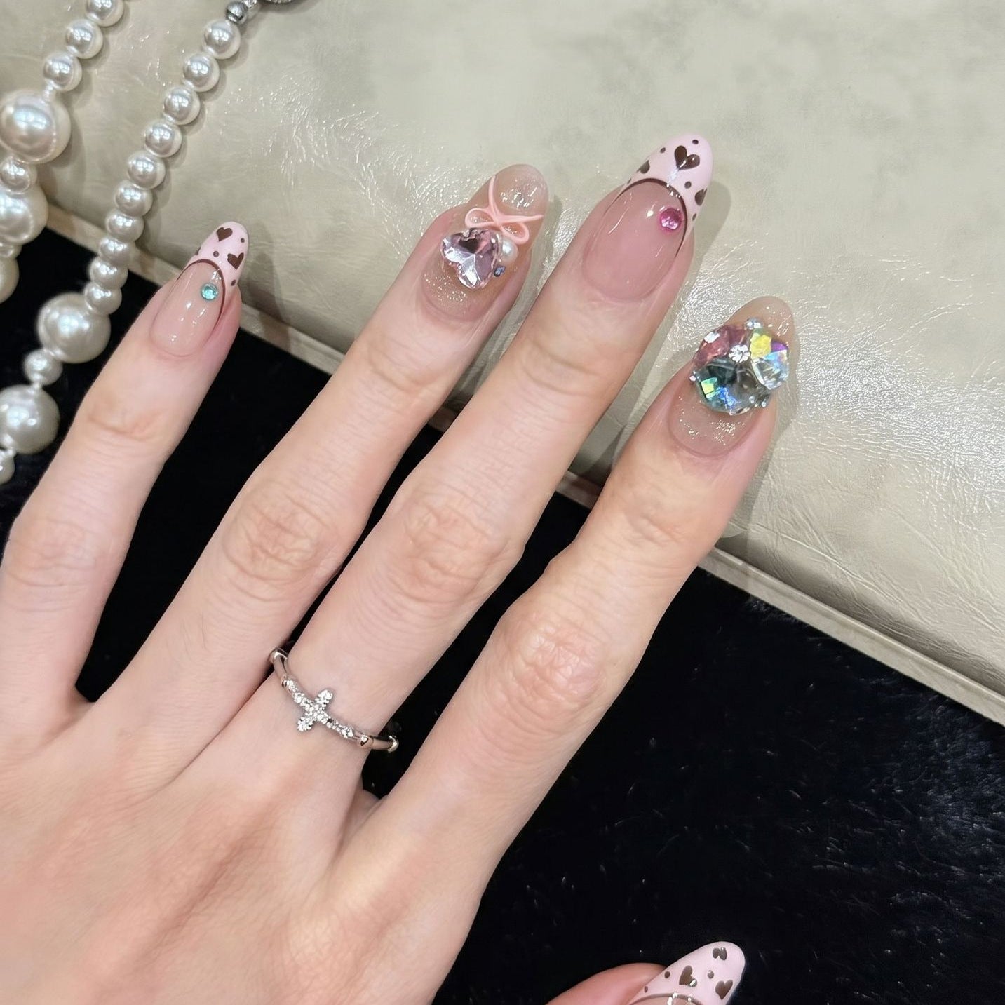 Decorative Press-On Nail Art Set with Heart and Gem Accents Acalora