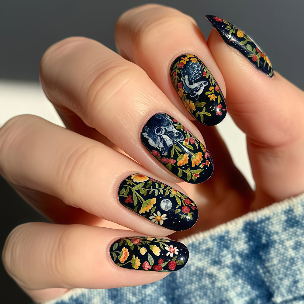 Seasonal Themed Press-On Nail Art Set Acalora