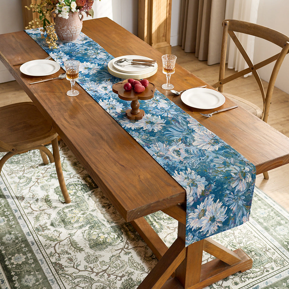 Elegant Floral Patterned Table Runner