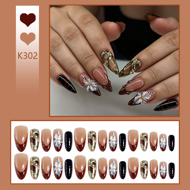 Artificial nail set with extravagant 3D design and elegant embellishments Acalora
