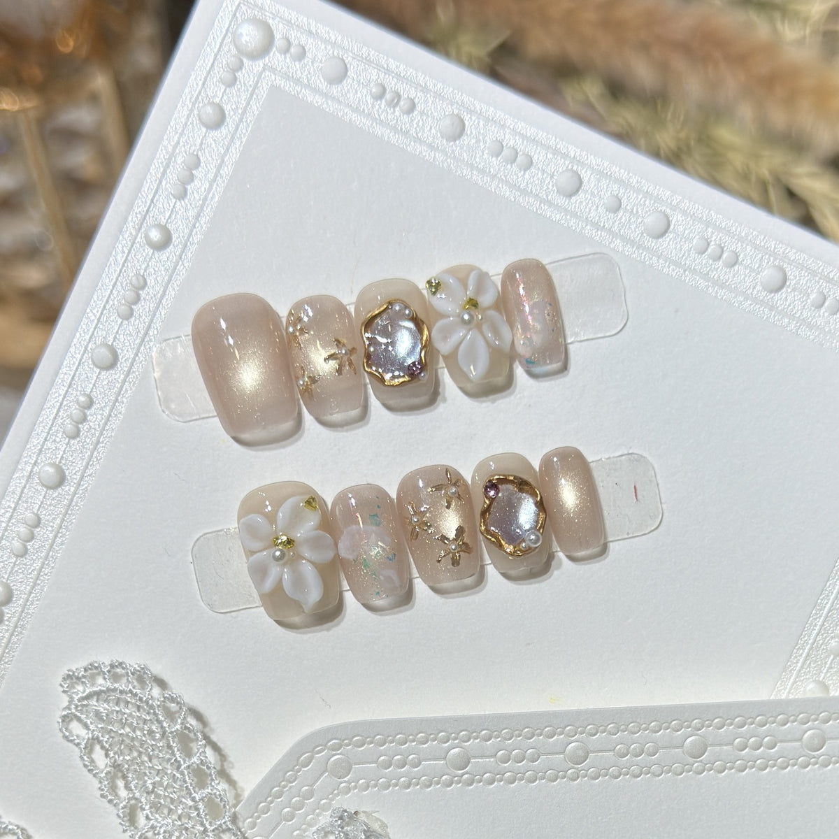 Elegant Floral Press-On Nail Art Set Acalora