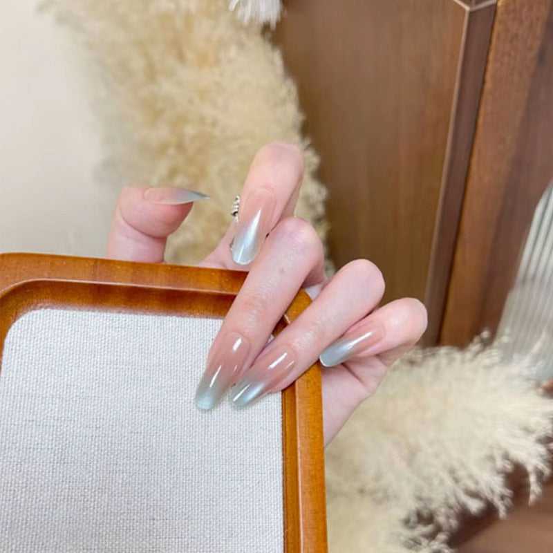 Nail art with ombre effect Acalora