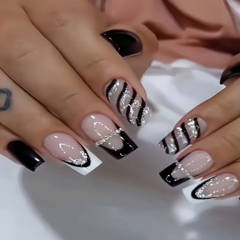 Artificial nail set with glamorous glitter and stripe designs Acalora
