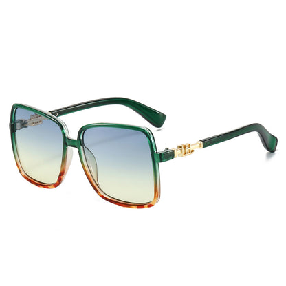 Women's sunglasses with large frame and gradient Brehn