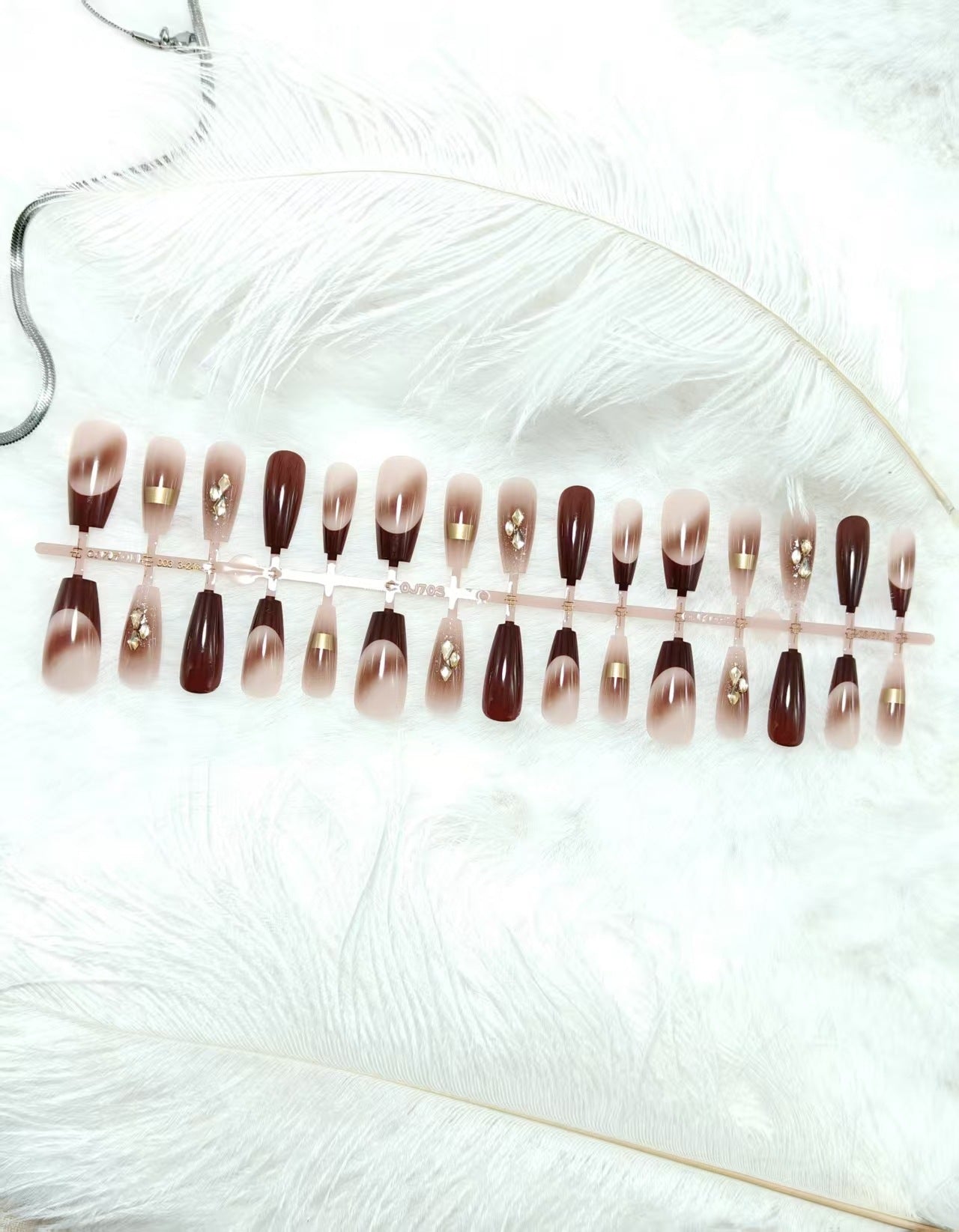 Artificial nails with elegant decorative accents Acalora