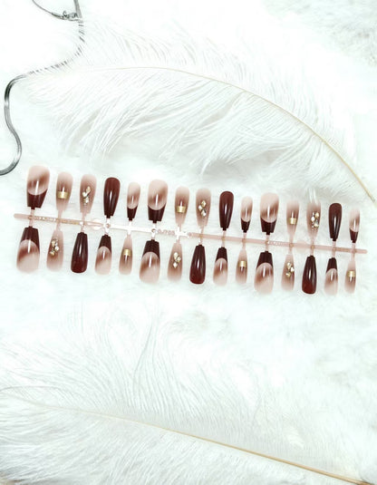 Artificial nails with elegant decorative accents Acalora