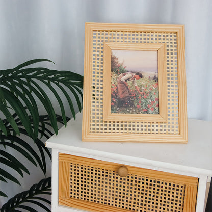 Artful picture frame in rattan design Acalora