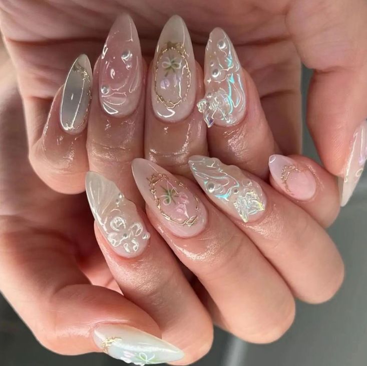 Nail art set with filigree floral decorations Acalora