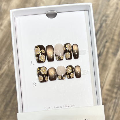 Artistic Floral-Embellished Press-On Nail Set Acalora