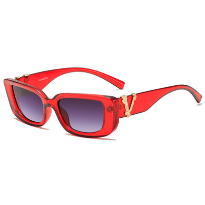 Women's Fashion Sunglasses with Luxurious Tortoiseshell Design and Gold Accents Skanto