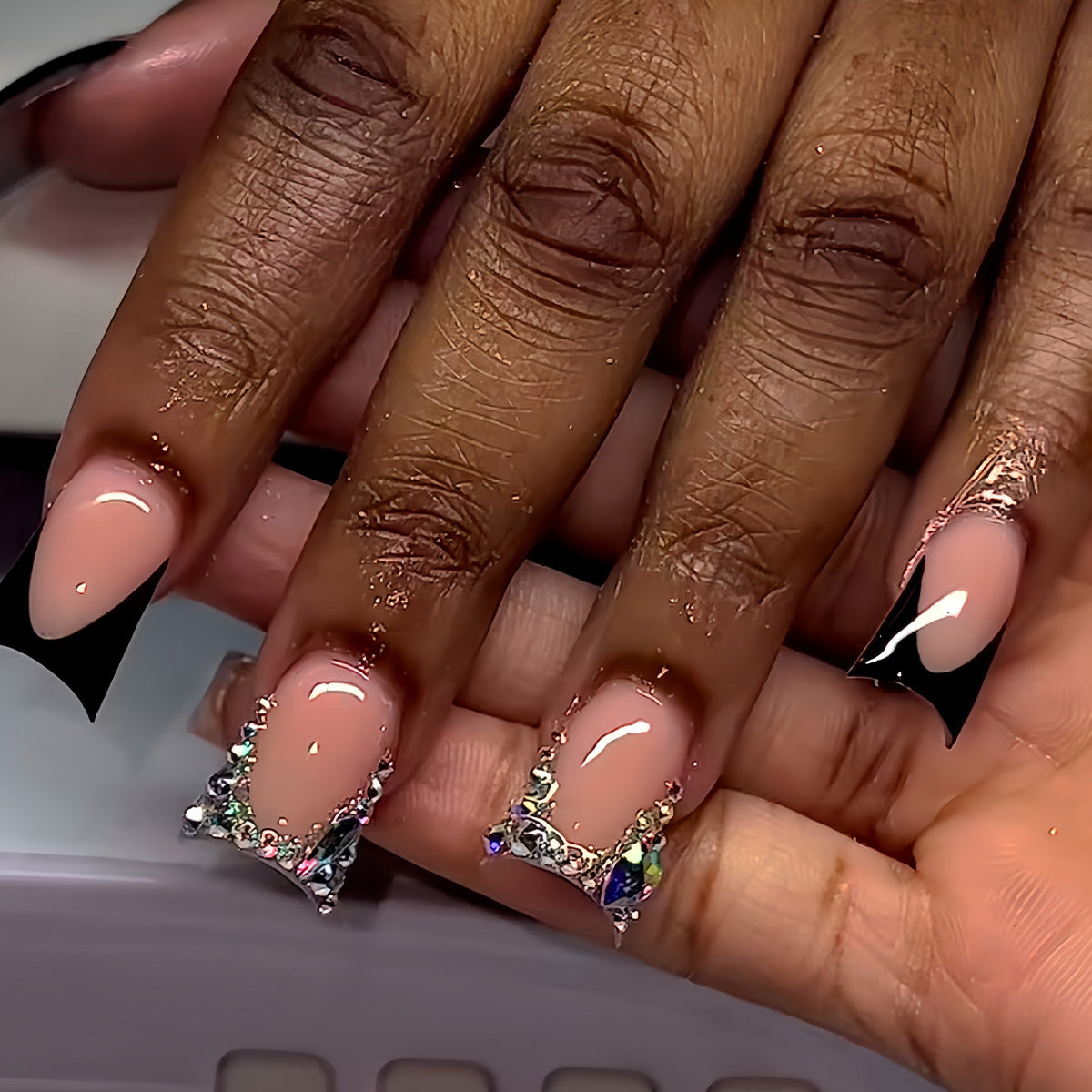 Glamorous Decorative Nail Art Acalora