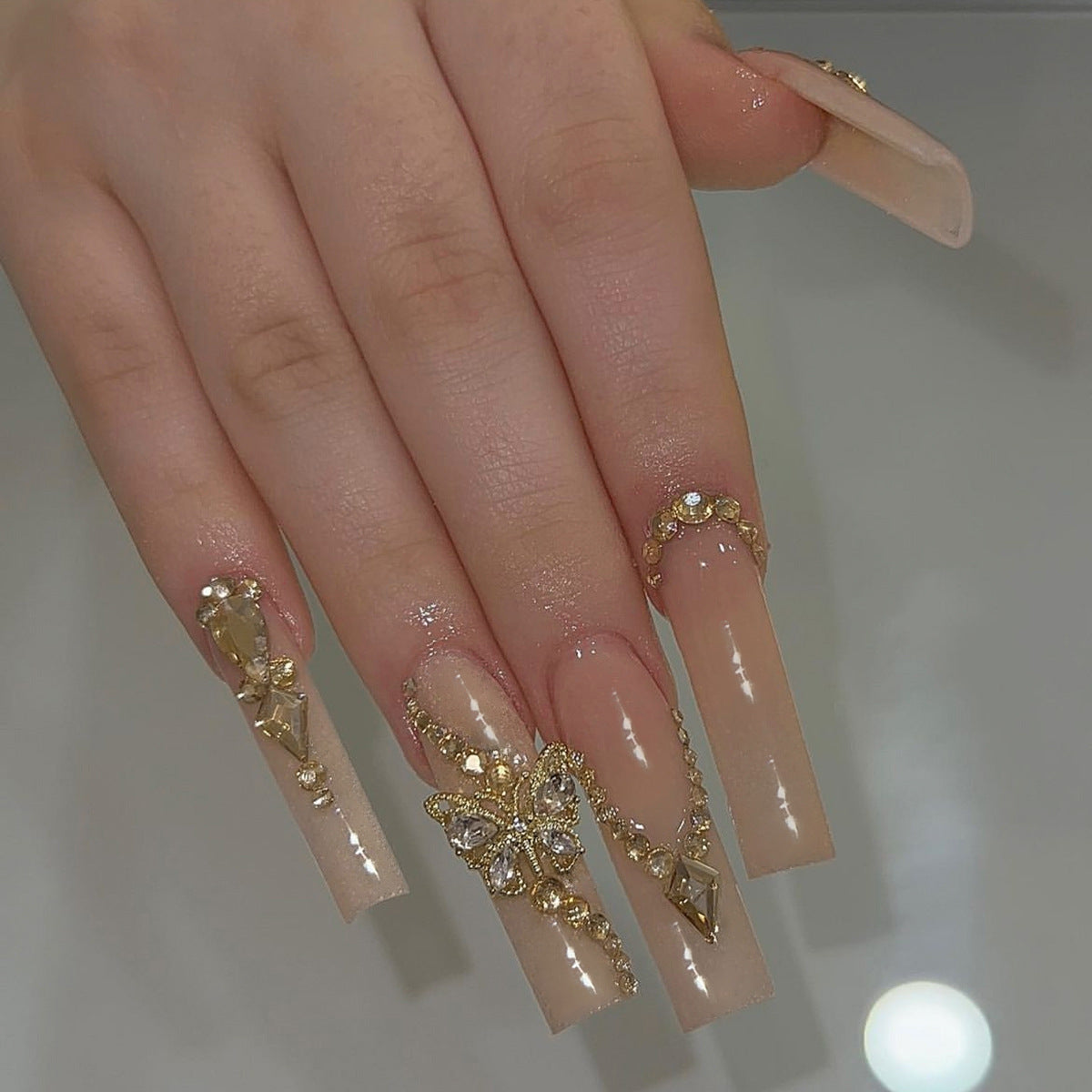 Decorative Press-On Nail Set with Rhinestone Embellishments Acalora