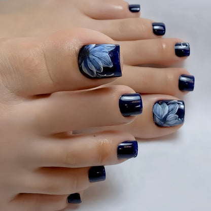Glamorous artificial nails with floral accents Acalora