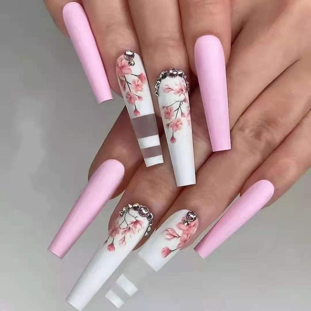Artificial nails with floral embellishments Acalora