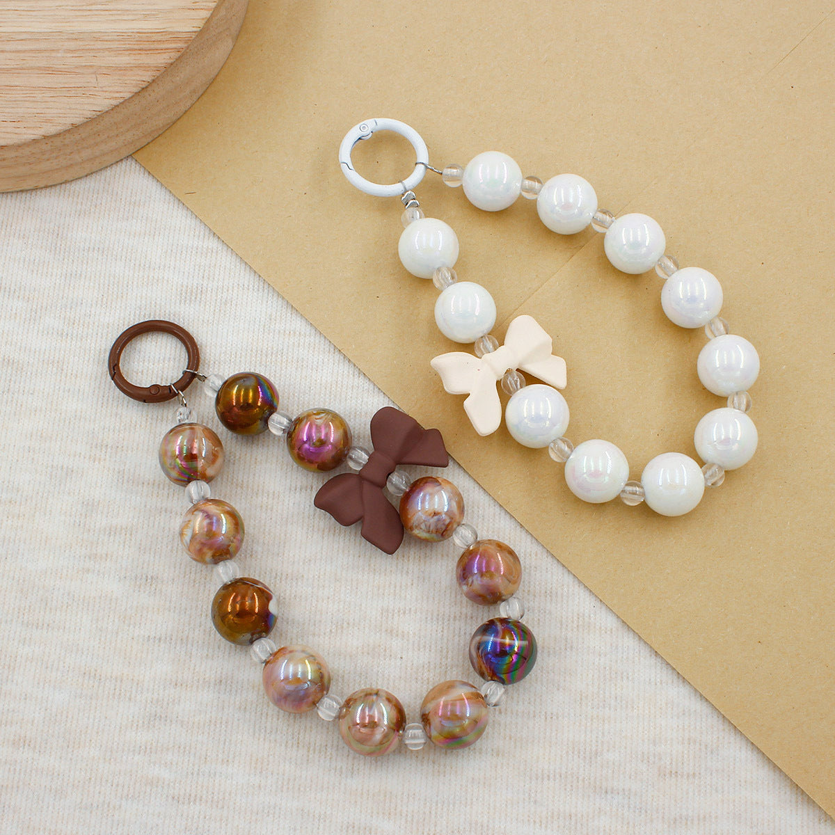Elegant Beaded Eyewear Holder Acalora