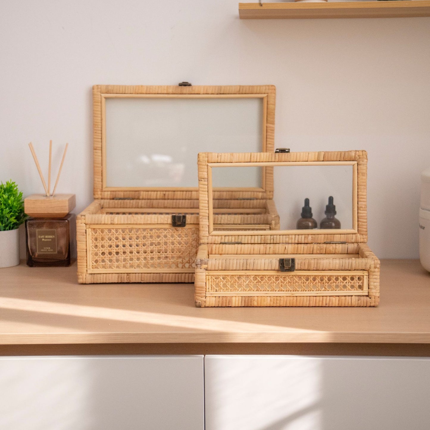 Rustic toy basket with checked pattern Acalora