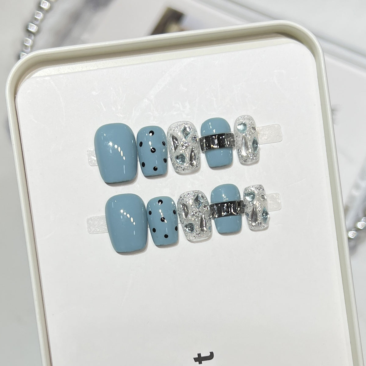 Decorative Press-On Nail Set with Glittery Accents Acalora