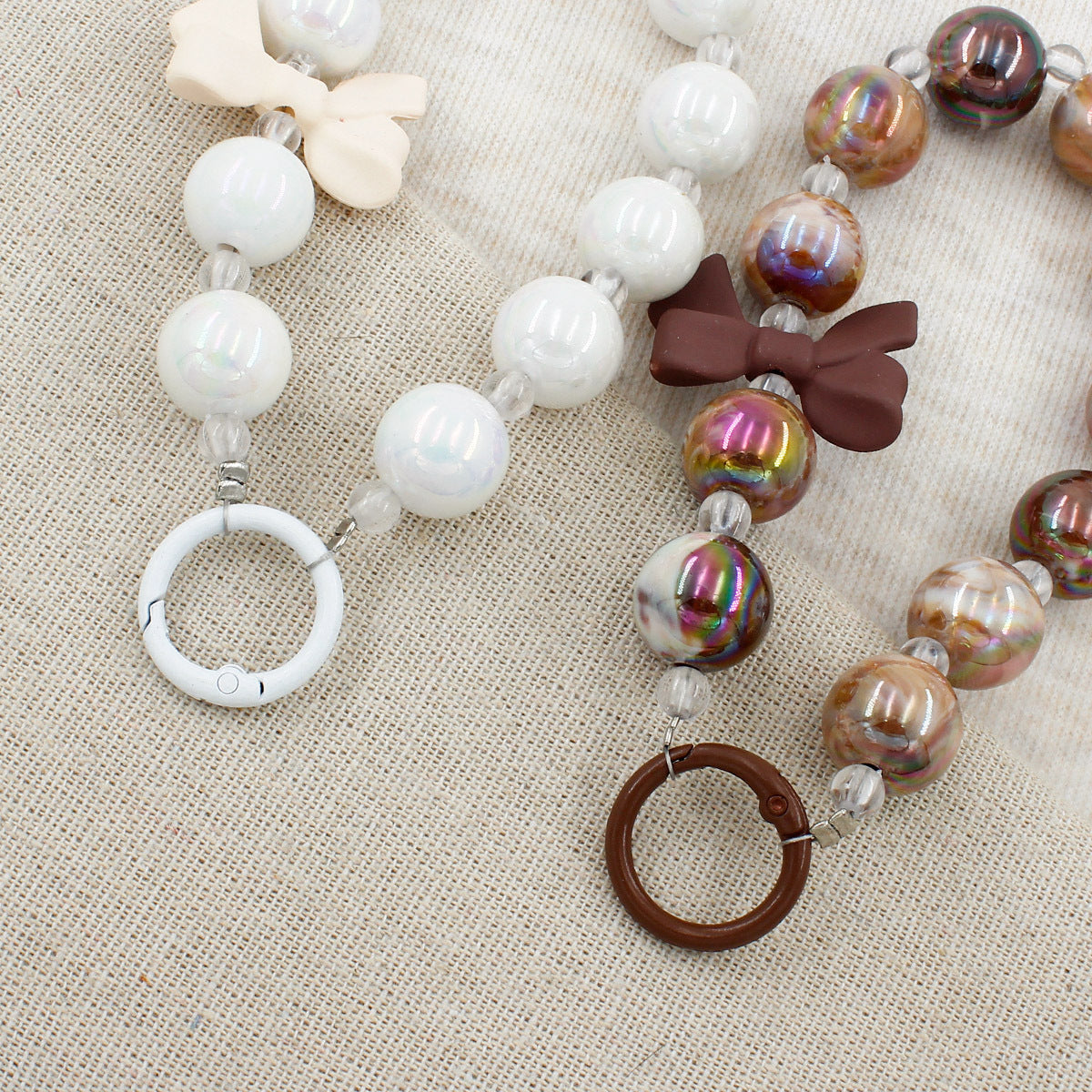 Elegant Beaded Eyewear Holder Acalora