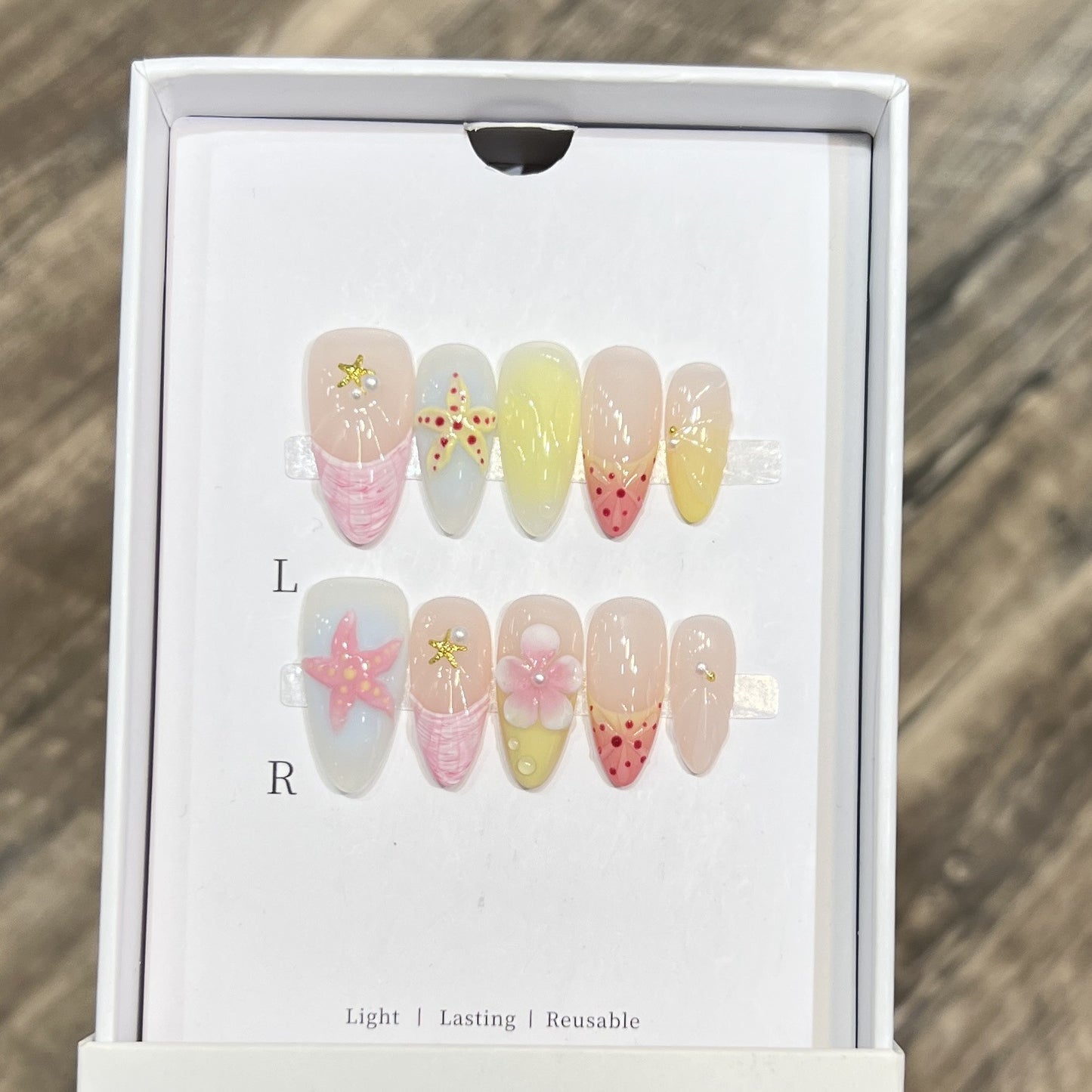 Summer-Inspired Press-On Nail Art Set Acalora