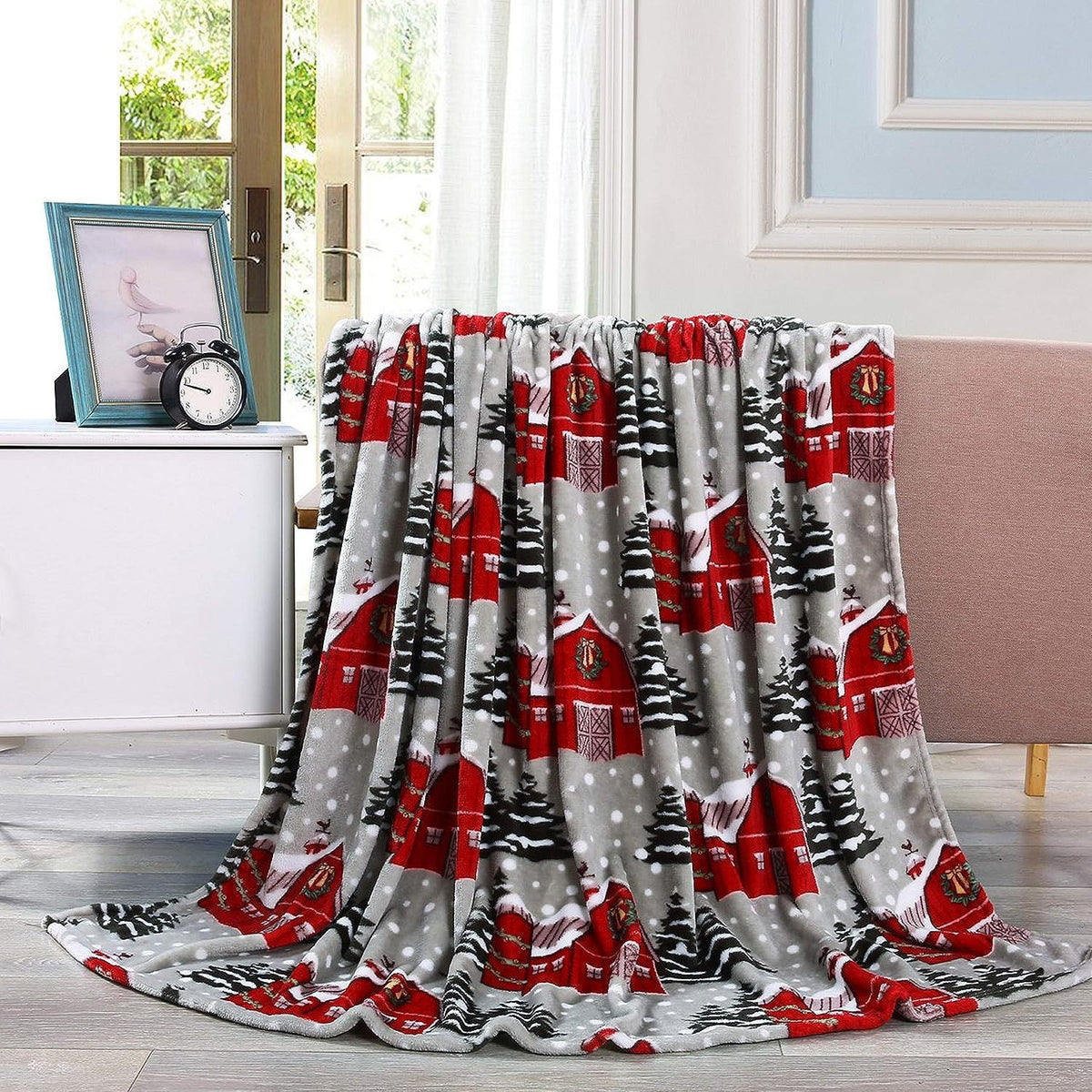 Festive Santa-Themed Plush Fleece Blanket