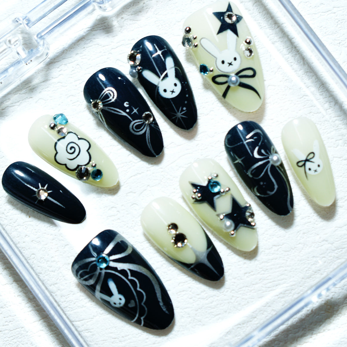 Artistic Themed Press-On Nails Acalora