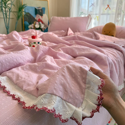 Women's bedspread with elegant lace trim and fine cotton surface Skanto