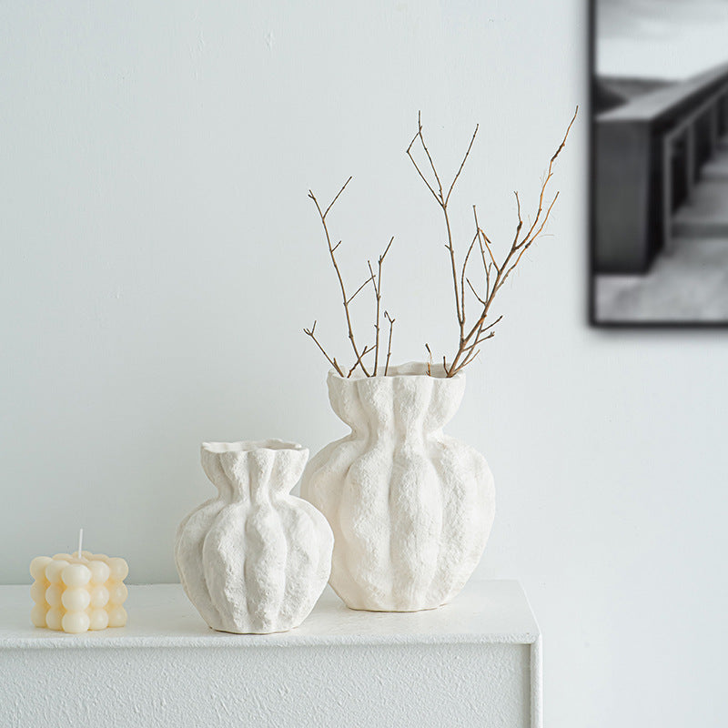Elegant and modern flower vase Acalora