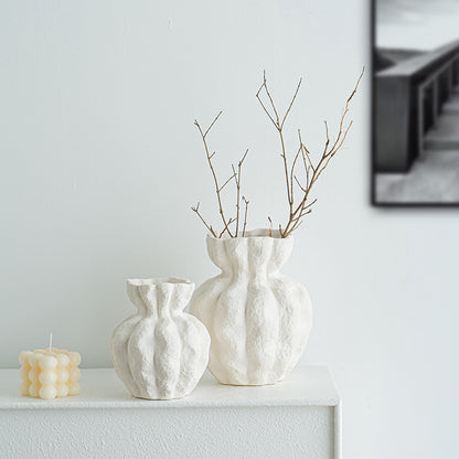 Elegant and modern flower vase Acalora