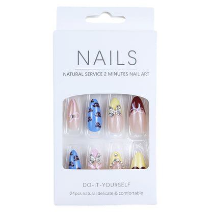 Artificial nails with playful heart and flower design Acalora