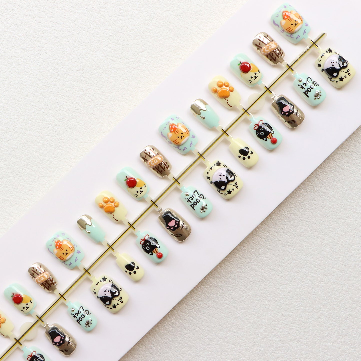 Whimsical Animal-Themed Press-On Nail Art Set Acalora