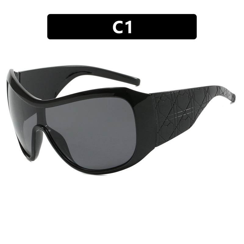 Ladies sport sunglasses with wide-protected frame and polarized lenses Bowlift
