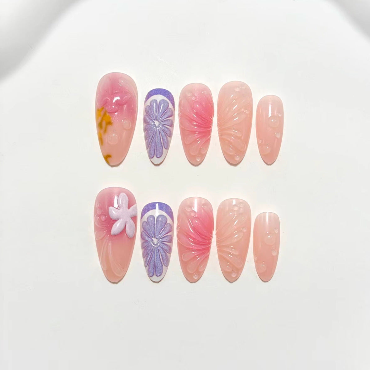 Artificial nail set with floral design and 3D effects Acalora
