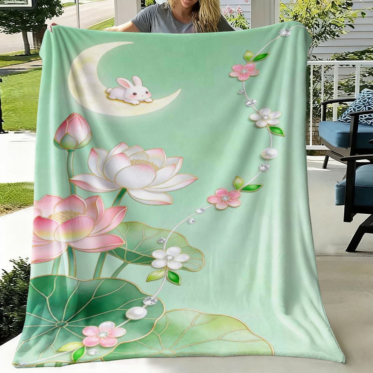 Elegant Floral Print Fleece Blanket