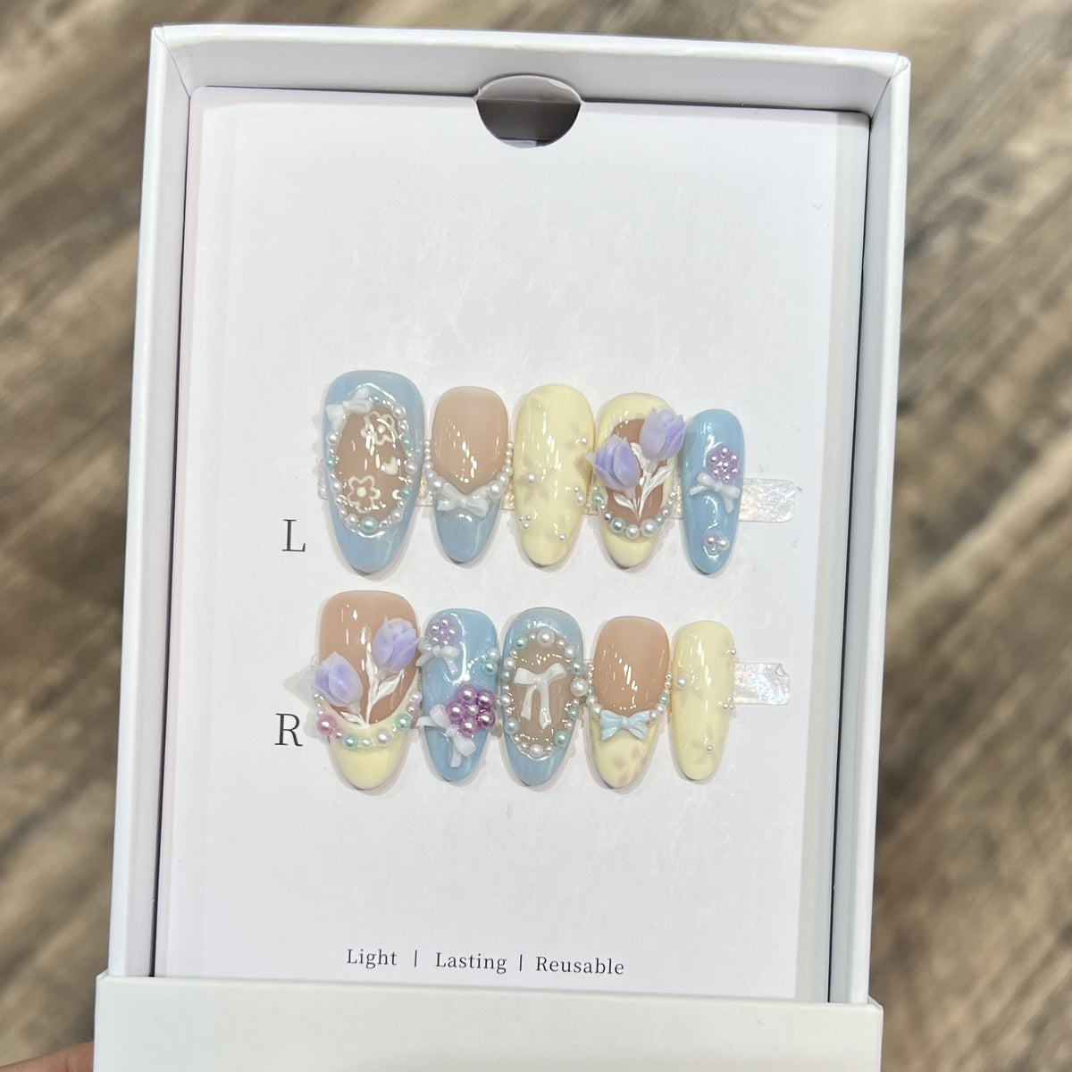 Floral Art Press-On Nail Tips Acalora