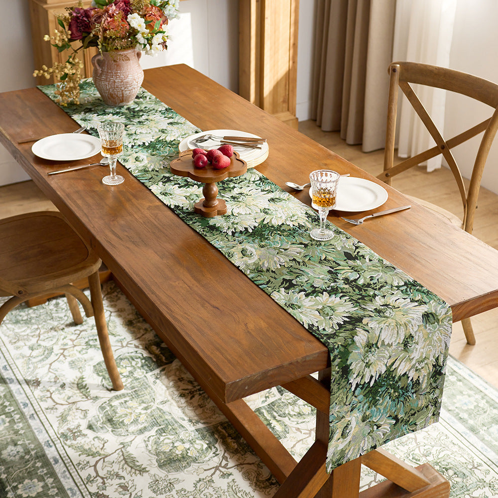 Elegant Floral Pattern Table Runner