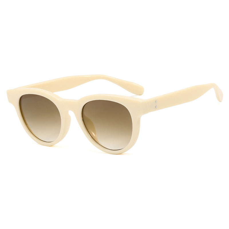 Ladies stylish sunglasses in trendy retro design Bowlift