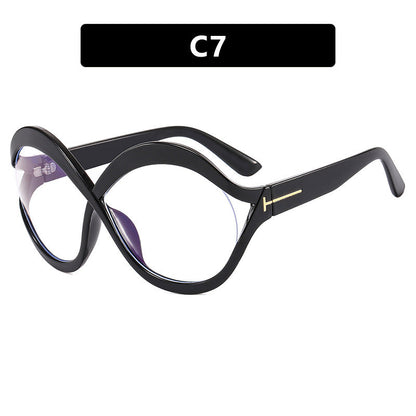 Ladies extravagant shaped sunglasses Bowlift