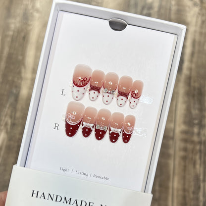 Elegant Reusable Press-On Nails with Artistic Details Acalora