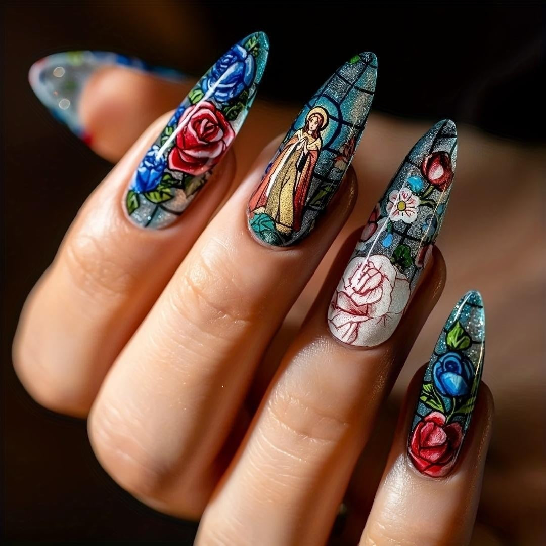 Artificial nails with romantic heart design and fine accents Acalora