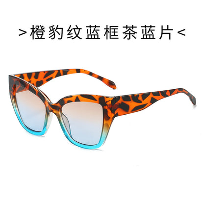 Women's Fashion Sunglasses in Trendy Tortoiseshell Design Bowlift